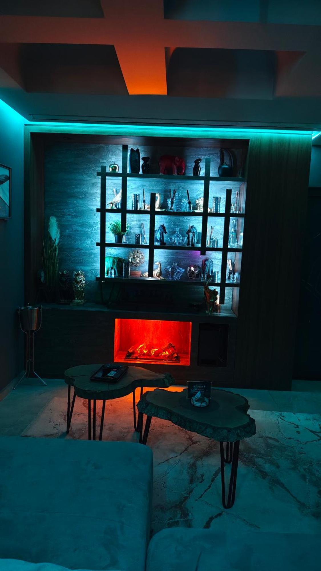 Smart Luxury Penthouse Suites - Private Sauna, Hot-Tub, Home Cinema At The Best Location In スコピエ エクステリア 写真